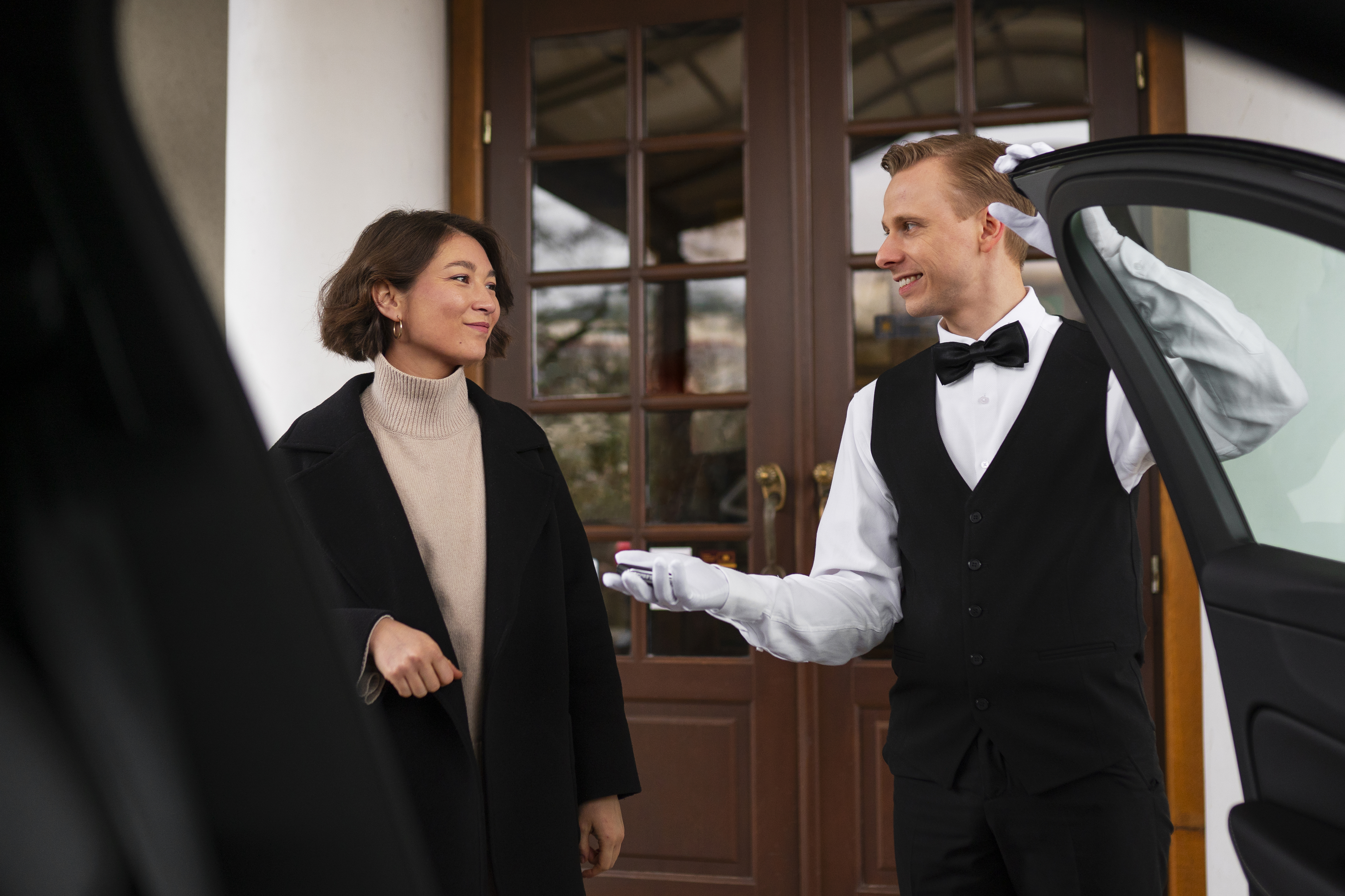 medium-shot-valet-doing-his-job